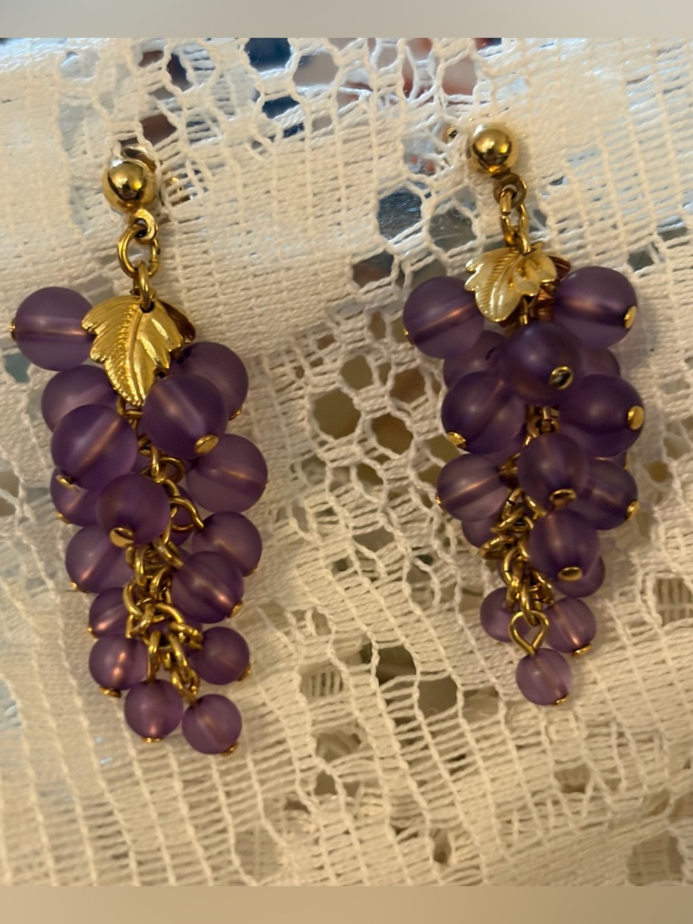 4/$20🌷🍇 Grape Expectations! Frosted Purple Cluster Drop Earrings Studs🍇